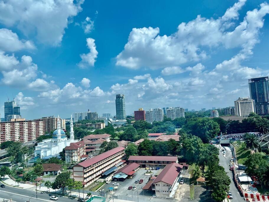 Couple Suite At Casa Residency 5 Mins Walk To Lrt, Jalan Alor & Bukit Bintang Куала Лумпур Екстериор снимка